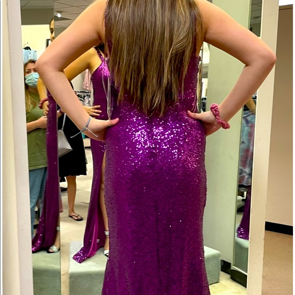 Prom dressed - Picture 1 of 2